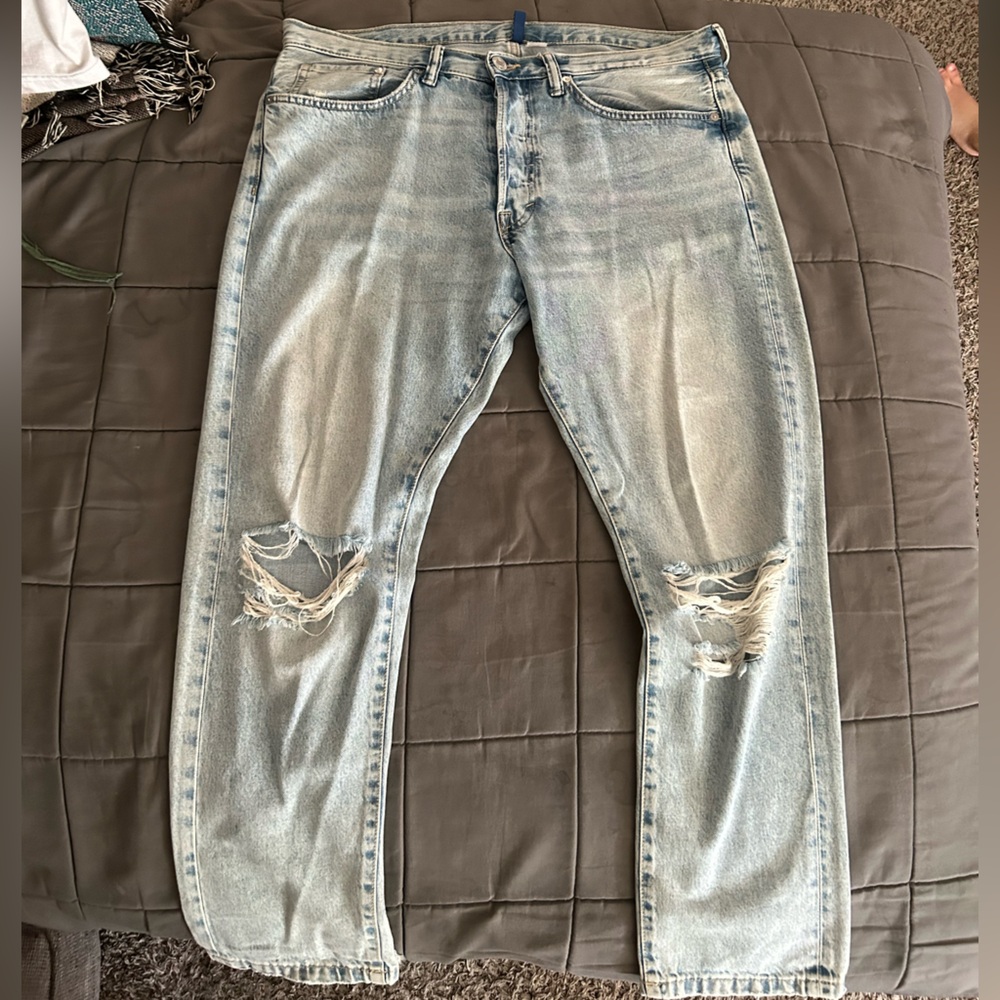 H&M Men’s Cropped Ripped Jeans, Size 34